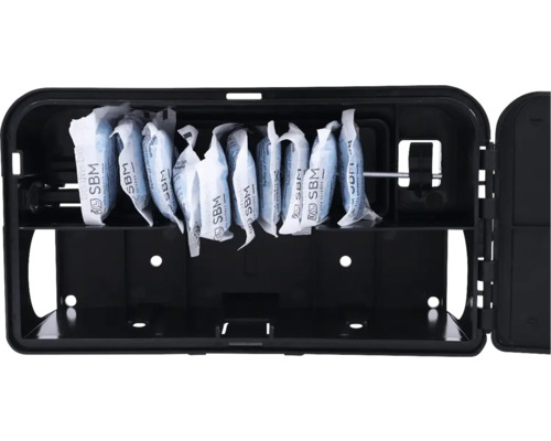 Offene, schwarze Köderbox mit Köderbeuteln