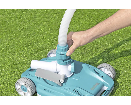 Appareil de nettoyage de piscine Bestway avec raccord de tuyau sur gazon