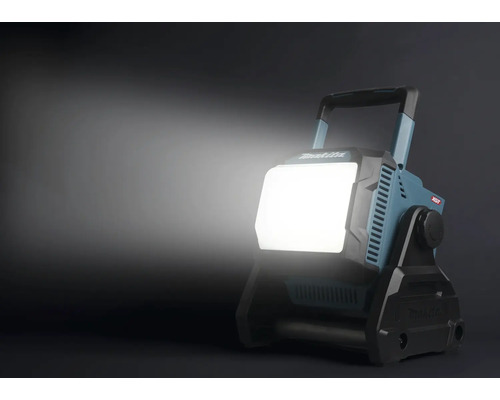 Makita Logo. Baustrahler mit Licht.
