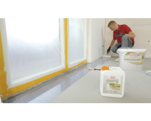 Application de la peinture pour sol Lugato à l''intérieur avec rouleau à peinture et seau d''accessoires