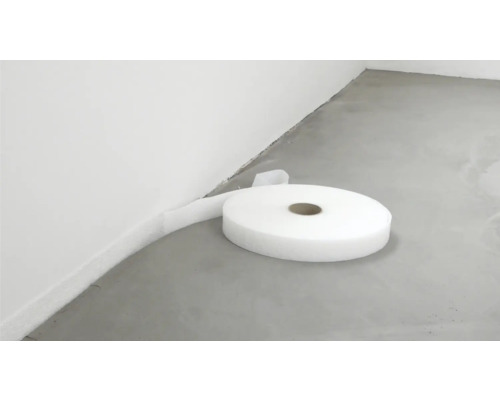 Rouleau d''isolation phonique contre un mur