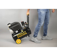 Compresseur Stanley Fatmax avec poignée et roues tiré