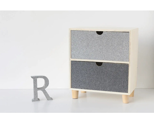 Table de chevet avec deux tiroirs et une lettre décorative R grise