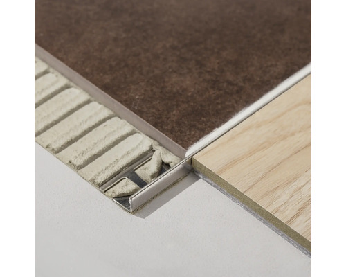 Profilé de carrelage entre deux revêtements de sol