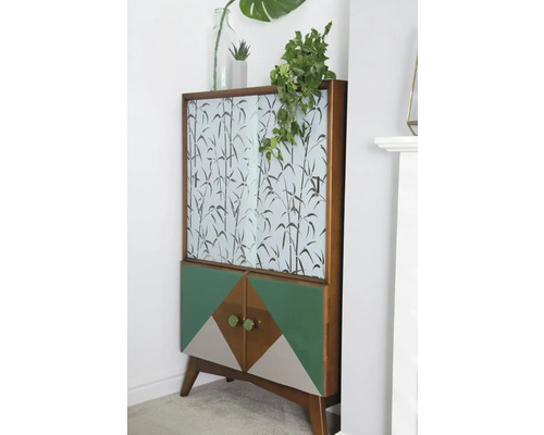 Armoire haute avec motif de bambou et formes géométriques