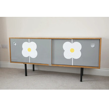Buffet avec décor floral et portes coulissantes