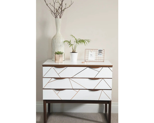 Commode avec trois tiroirs, motif géométrique et décoration