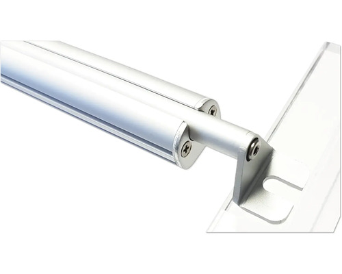 Detailaufnahme einer silberfarbenen Aufhängeschiene