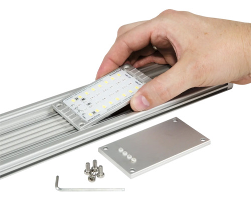 Daytime LED Leuchtmittel mit Schrauben, Abdeckung und Werkzeug