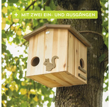Holz-Vogelhaus mit zwei Ein- und Ausgängen am Baum befestigt