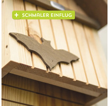Detailansicht eines Fledermauskastens mit schmalem Einflug