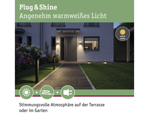Beleuchteter Gartenweg mit warmweißem Licht