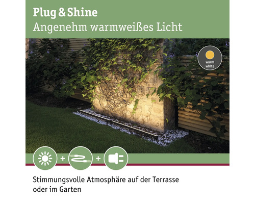 Plug and Shine Gartenbeleuchtung mit warmweissem Licht an einer Mauer