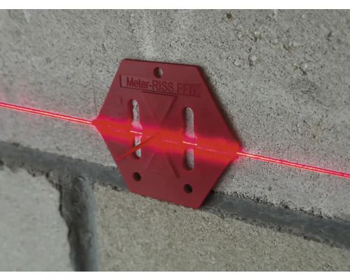 Laser de direction Meter-Riss FFB sur un mur avec faisceau laser