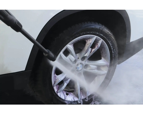 Reinigung eines Autorads mit einem Hochdruckreiniger