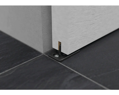 Fixation au sol d''une porte coulissante sur du carrelage