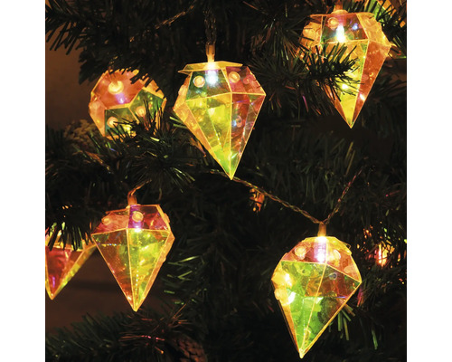 Guirlande lumineuse avec lampes en forme de diamant sur un arbre de Noël