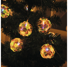 Guirlande lumineuse avec lampes sphériques sur sapin de Noël