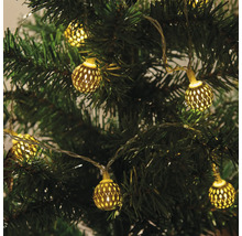 Guirlande lumineuse avec lampes sphériques sur le sapin de Noël