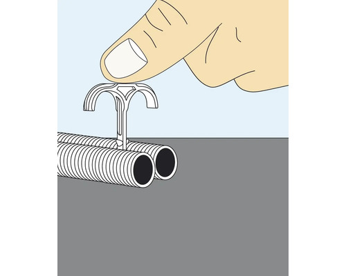 Une main fixe un collier de serrage sur un tube ondulé.