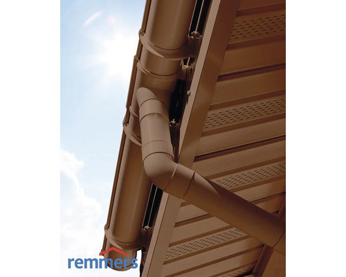 Dachrinneninstallation aus Kunststoff mit Fallrohr