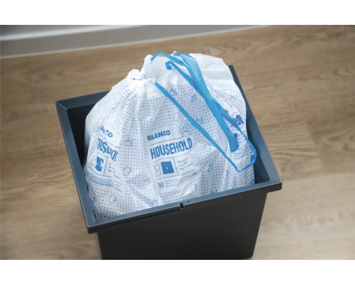 Poubelle avec sac poubelle