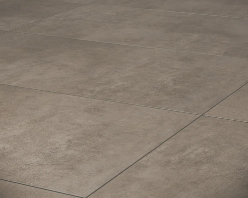 Verlegte Bodenfliesen aus Steinzeug