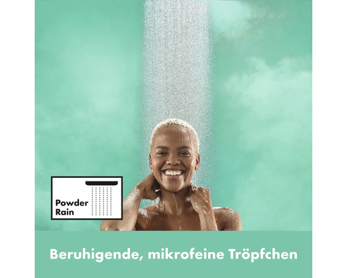 Frau unter der Dusche mit Powder Rain Strahlart