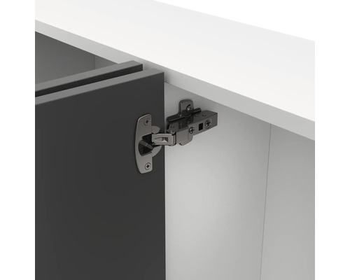 Detailansicht eines Möbelstücks mit Scharnier