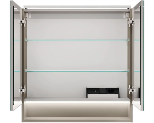 Offener Spiegelschrank mit Glasböden und Beleuchtung