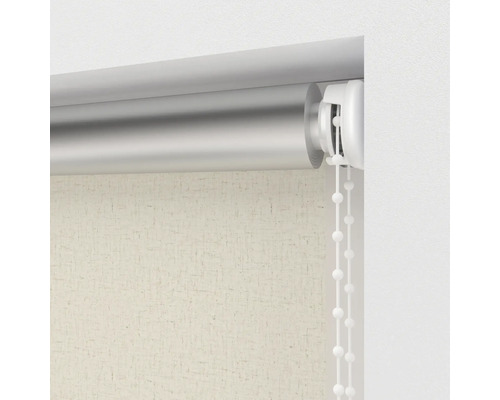 Store enrouleur avec chaînette sur la fenêtre