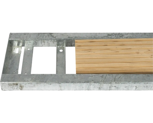 Metallrahmen mit Holzbrett