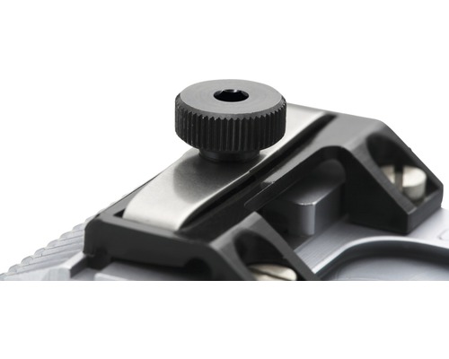 Nahaufnahme einer Werkzeugeinstellvorrichtung aus Metall