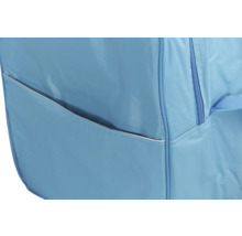 Gros plan d''un sac bleu avec poche extérieure et fermeture éclair