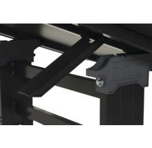 Vue détaillée d''une table de jardin avec des supports et un support