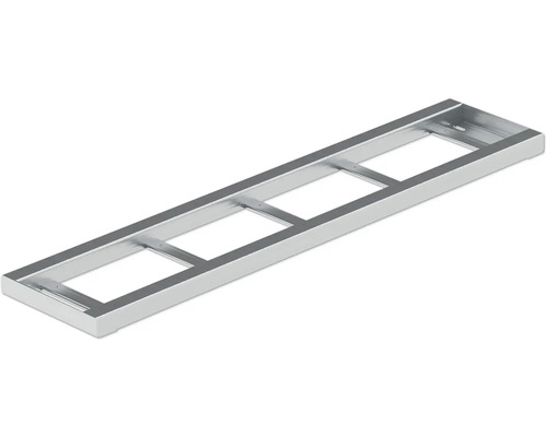 Metallrahmen mit rechteckigen Aussparungen