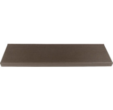 Terrassendiele aus geriffeltem Verbundmaterial
