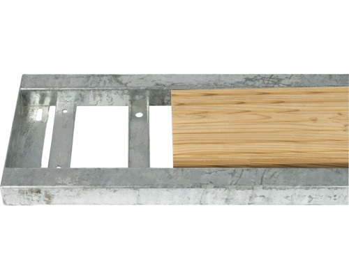 Metallrahmen mit Holzbrett