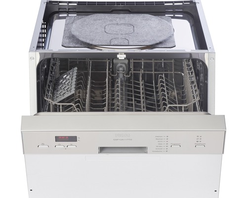 Offener Geschirrspüler mit Geschirrkörben