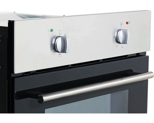 Nahaufnahme eines Backofens mit Drehknöpfen zur Temperatur- und Funktionswahl