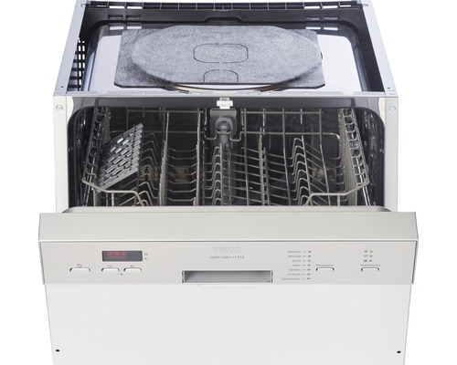 Offener Geschirrspüler mit Geschirrkörben