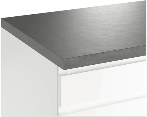 Plan de travail de cuisine sur meuble bas blanc