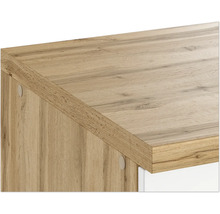 Vue détaillée d''une commode en bois