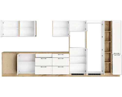 Küchenzeile mit Hängeschränken, Unterschränken und Hochschränken