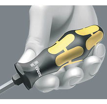 Manche de tournevis Wera dans la main