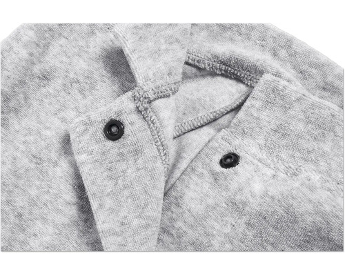 Vue détaillée d''un peignoir gris avec boutons-pression