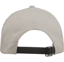 Vue arrière d''une casquette de baseball en velours côtelé avec une sangle réglable