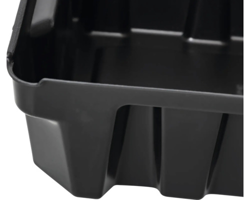 Detailansicht eines schwarzen Pflanzkastens