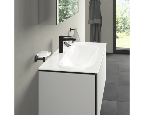 Lavabo de salle de bain moderne avec robinet et porte-savon