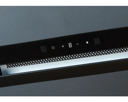 Vue détaillée d''une hotte aspirante avec panneau de commande et éclairage